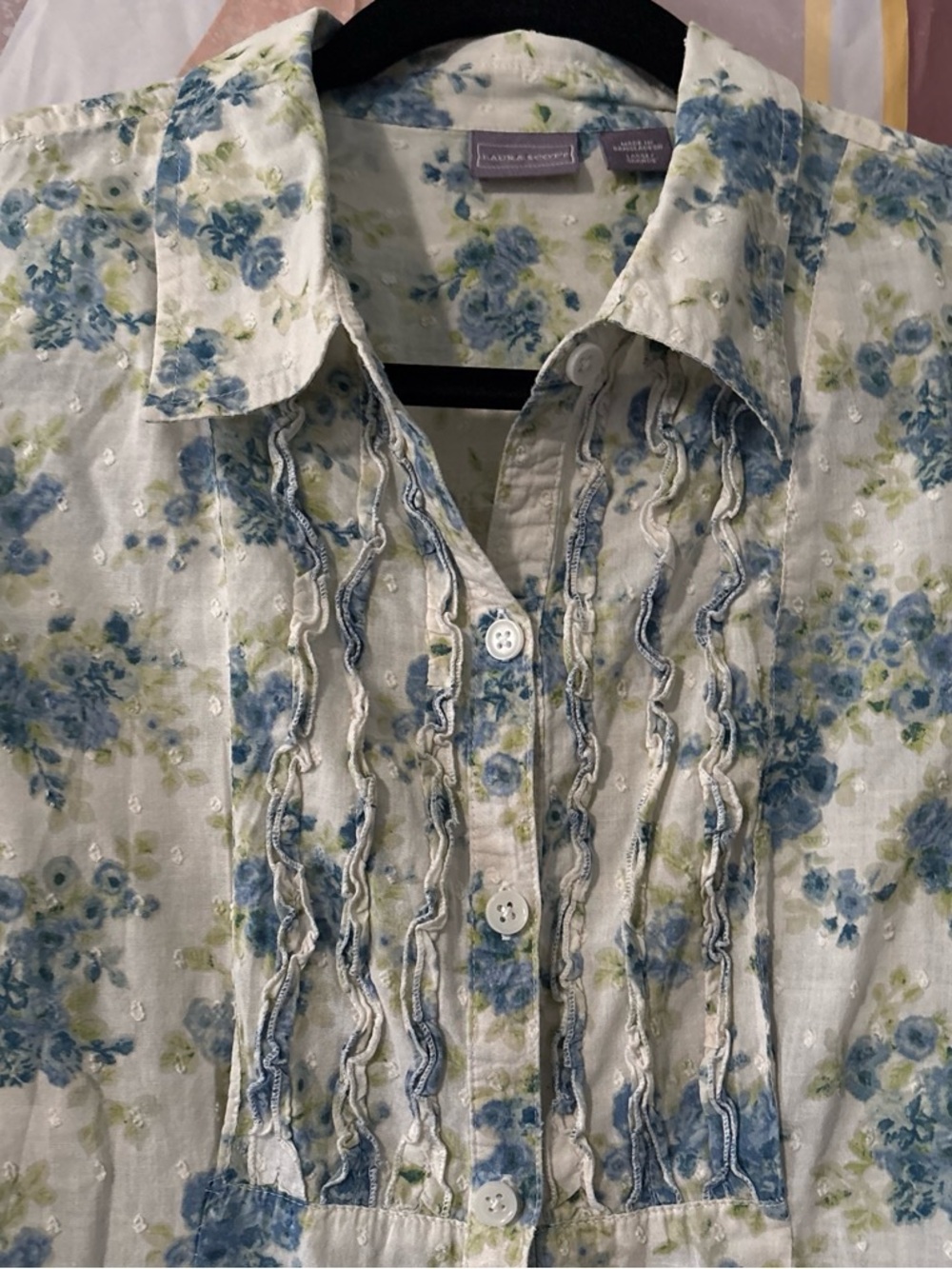 Laura Scott White Floral Pintuck Button-Front Blouse with Blue and Green Accents